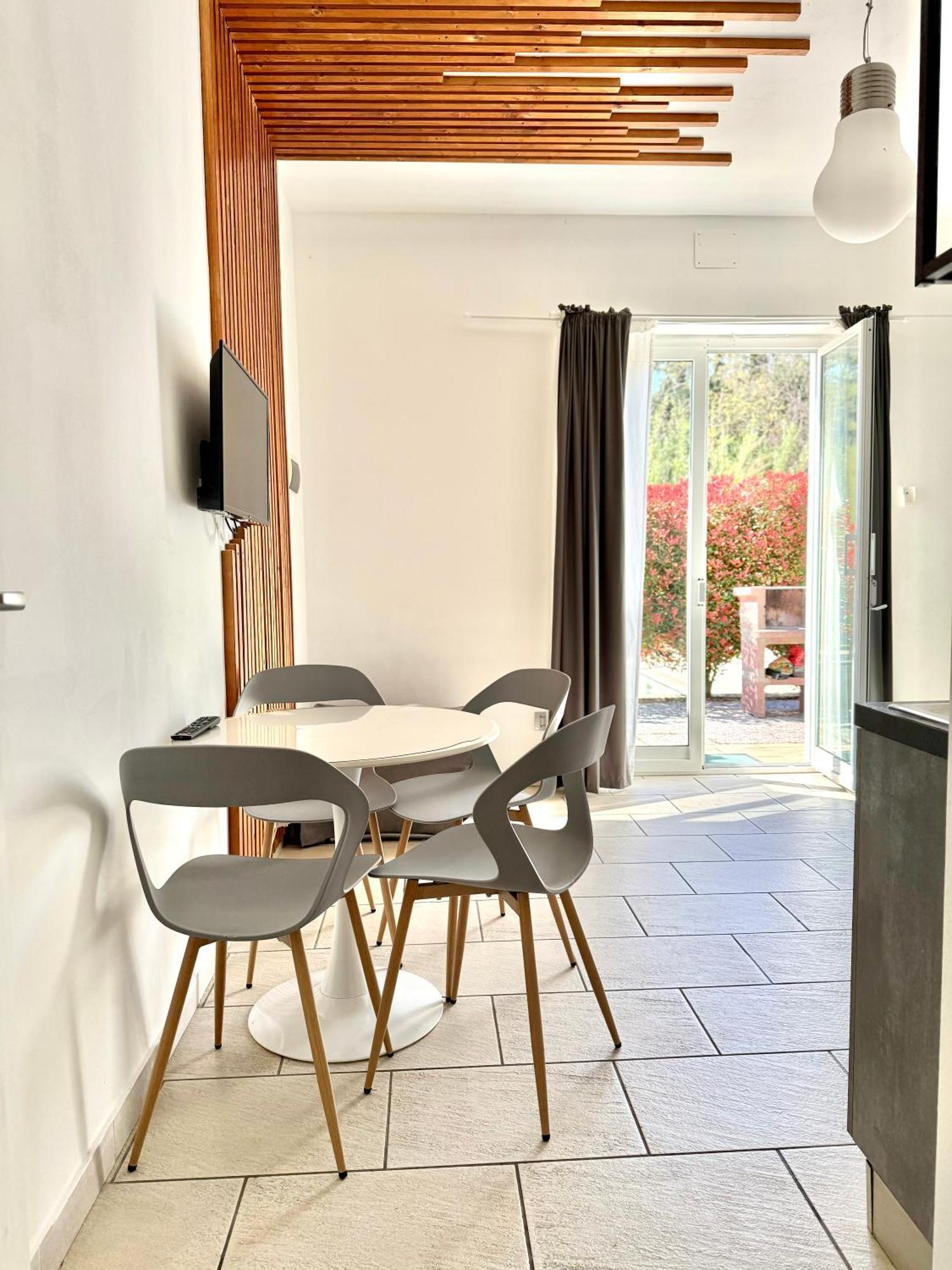Le Village Sarzana Extérieur photo